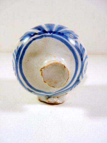 Ancien bénitier faïence Nevers XVIII° décor bleu et blanc H - 24 m