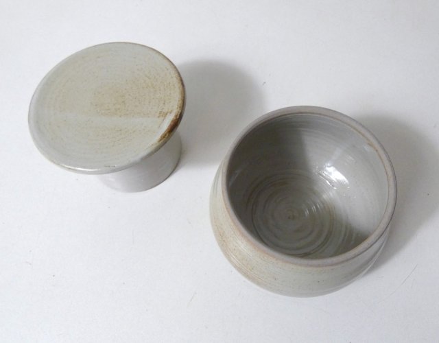 ancien beurrier à eau en grès vintage