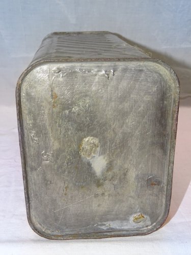 -ANCIEN BIDON D'ESSENCE BP en METAL avec RESTAURATIONS ANCIENNES COLLECTION   D