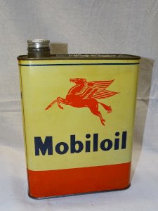 -ANCIENT MOBILOIL CAN FULL WITH ITS OIL COLLECTIBLE VHC AUTOMOBILIA GARAGE