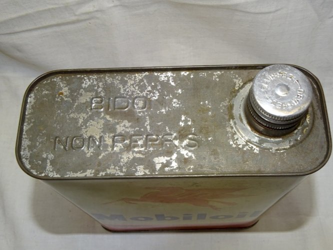 -ANCIEN BIDON MOBILOIL PLEIN AVEC SON HUILE COLLECTION VHC GARAGE AUTOMOBILIA