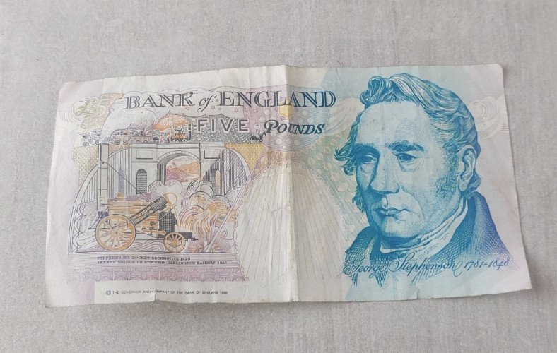 Ancien billet de banque, 5 Pounds, 1990, série T69, England ^