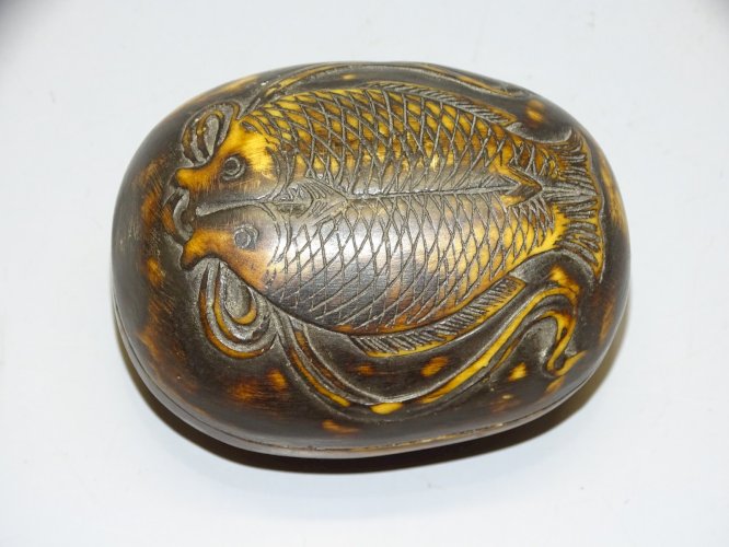 -ANCIEN BOUDDHA ORIENTAL EN 2 PARTIES FORMANT BOITE POISSONS CARPES COLLECTION D