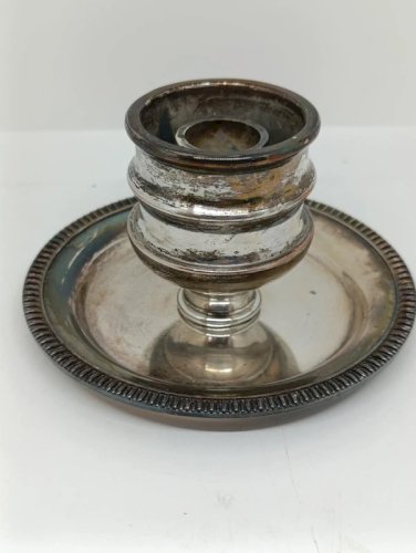 ancien bougeoir de table en metal argente en bon etat à nettoyer