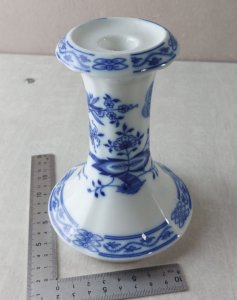 Ancien bougeoir, décor Blue Onion / en porcelaine de Tchécoslovaquie / Czech