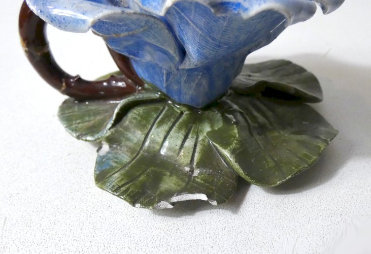 ancien bougeoir en barbotine rose bleue