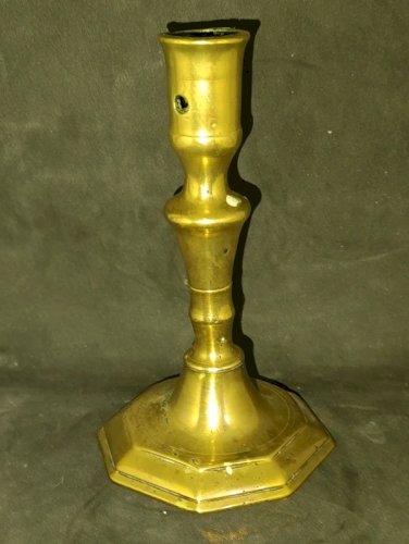 ancien bougeoir en bronze 19eme siecle en bon etat