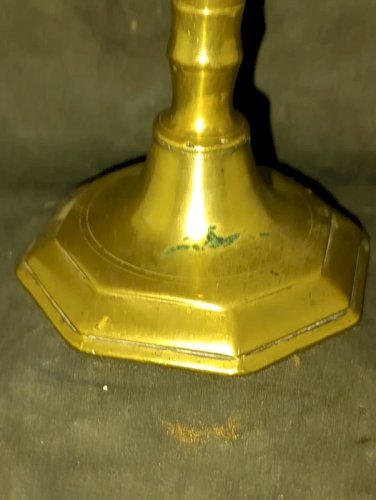 ancien bougeoir en bronze 19eme siecle en bon etat