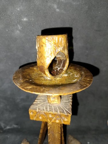 ancien bougeoir en metal doré brutaliste epoque à definir en bon etat