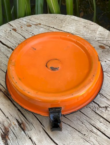 Ancien bougeoir rat de cave en acier émaillé orange