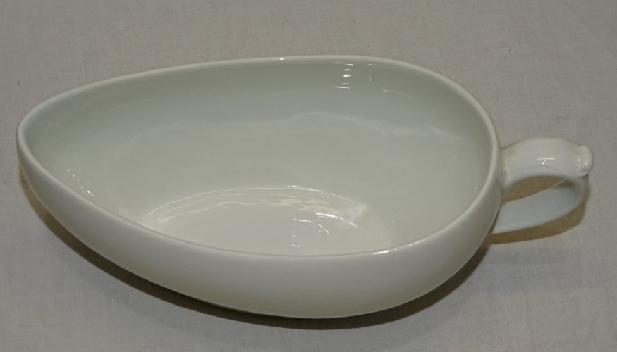 -ANCIEN BOURDALOUE CERAMIQUE BLANCHE XIXe POT de CHAMBRE FEMININ ovale à MAIN  D