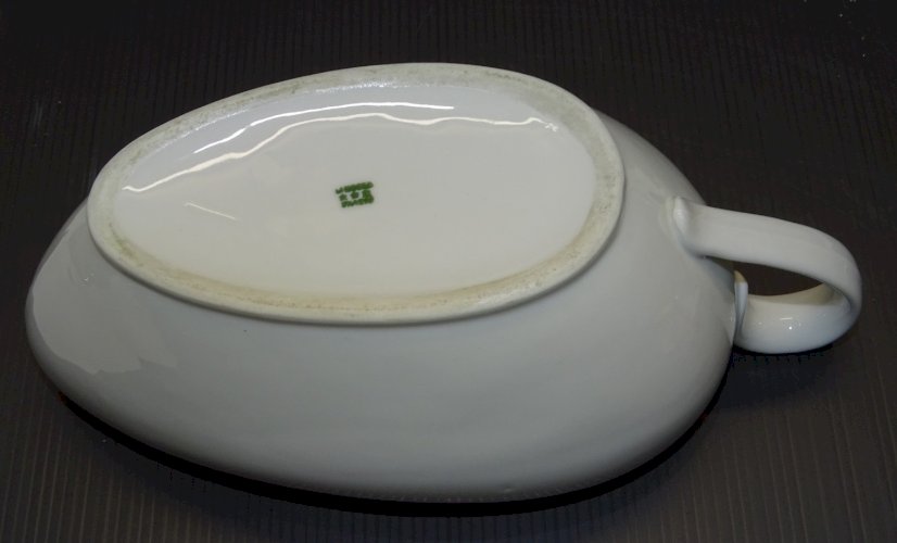 -ANCIEN BOURDALOUE CERAMIQUE BLANCHE XIXe POT de CHAMBRE FEMININ ovale à MAIN  D