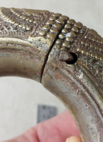 Ancien bracelet cheville de femme, africain / ethnique, 19ème ^