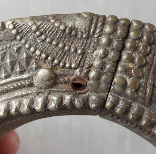 Ancien bracelet cheville de femme, africain / ethnique, 19ème ^