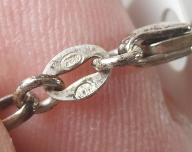 Ancien bracelet, décor griffes, en argent massif