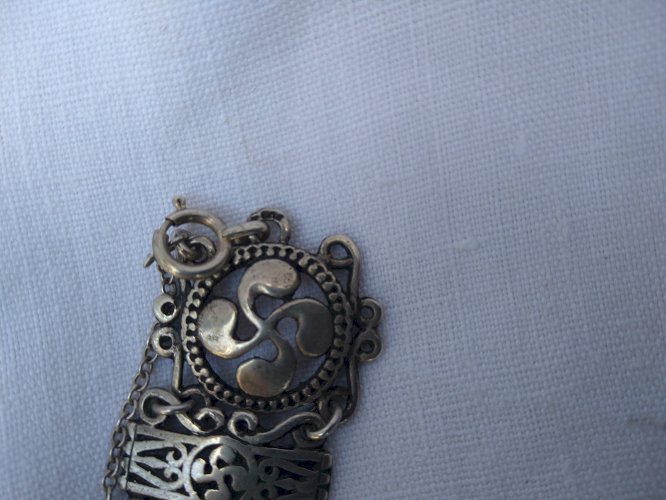 ancien bracelet en argent, croix Basque
