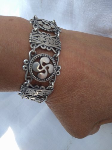 ancien bracelet en argent, croix Basque