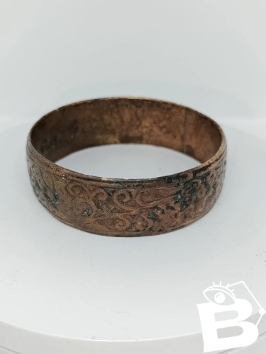 ancien bracelet en metal argenté decor floral en etat correct