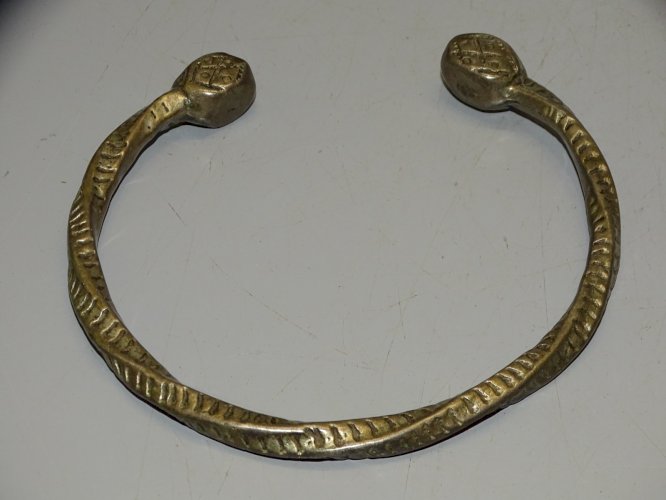 -ANCIEN BRACELET ETHNIQUE DE HAUT DU BRAS EN ALLIAGE COLLECTION BIJOU  D
