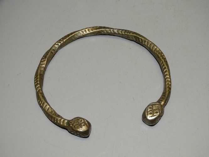 -ANCIEN BRACELET ETHNIQUE DE HAUT DU BRAS EN ALLIAGE COLLECTION BIJOU  D
