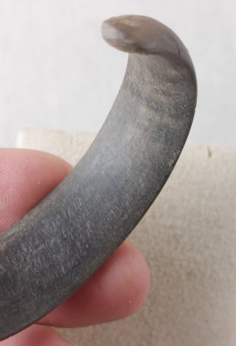 Ancien bracelet ethnique / touareg, en bois ^