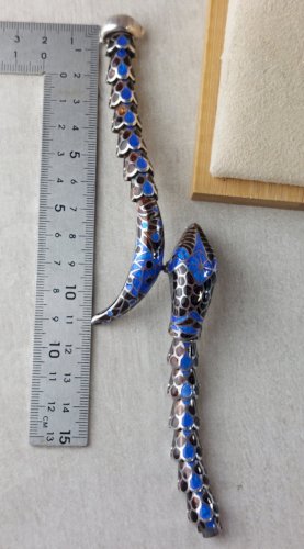 Ancien bracelet forme serpent articulé, en argent massif et émail cloisonné ^