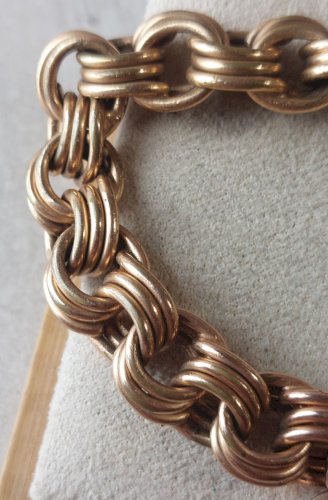 Ancien bracelet grosse maille, cadenas coeur, en métal doré ^