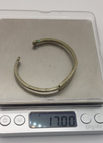 Ancien bracelet jonc, en argent / métal argenté