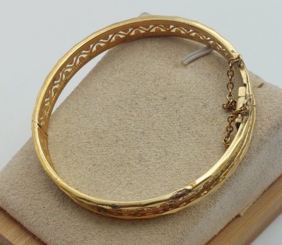 Ancien bracelet jonc, en plaqué or ajouré
