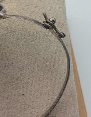 Ancien bracelet jonc / manchette, ambre de la Baltique et argent massif