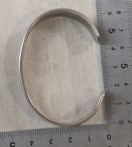 Ancien bracelet jonc / manchette, Lea, en argent