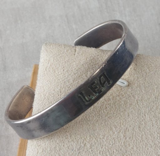 Ancien bracelet jonc / manchette, Lea, en argent