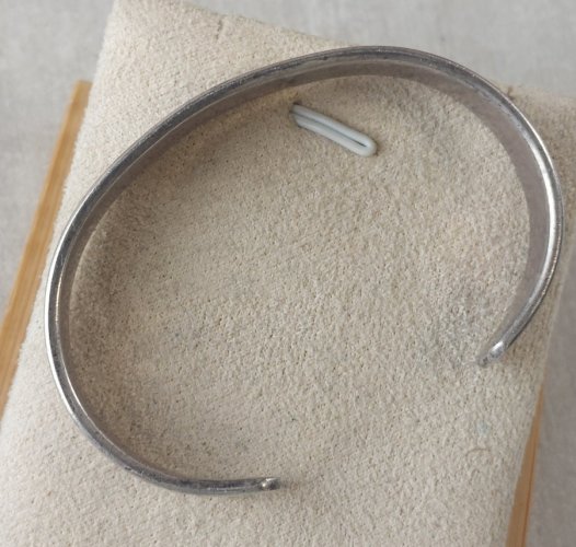 Ancien bracelet jonc / manchette, Lea, en argent