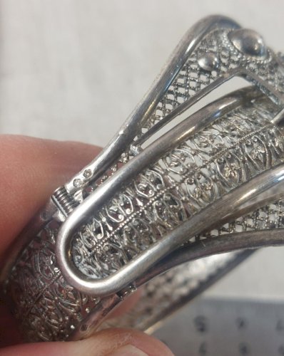 Ancien bracelet / manchette, en argent, style boucle, ethnique