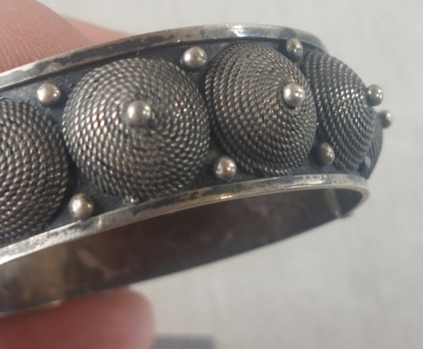 Ancien bracelet / manchette, ethnique / berbère, en argent