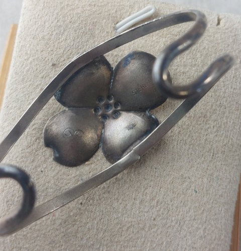 Ancien bracelet manchette, Stuart NYE, en argent sterling ^