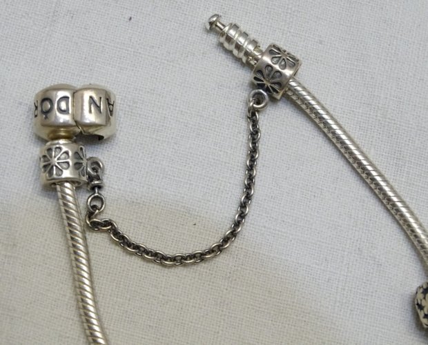 -ANCIEN BRACELET PANDORA ARGENT AVEC 5 CHARMS PAPILLON & S avec BRILLANTS     D
