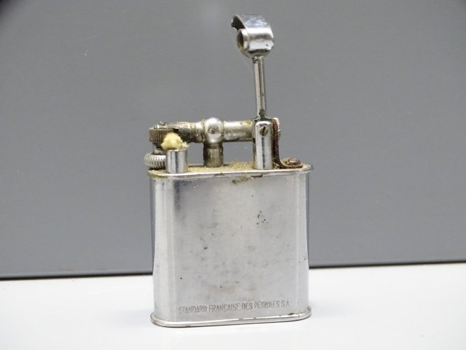 -ANCIEN BRIQUET A ESSENCE PUBLICITAIRE ESSO COLLECTION DECO GARAGE VHC