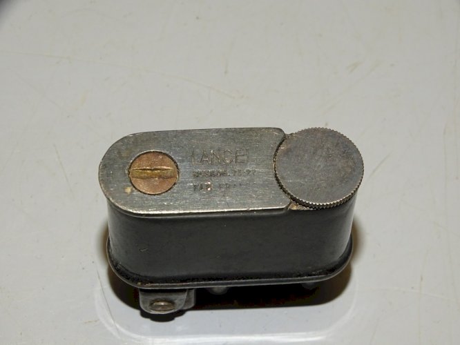 - ANCIEN BRIQUET AUTOMATIQUE LANCEL LAQUE NOIRE collection fumeur   D