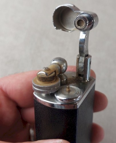 Ancien briquet, Bolbo Sun Pearl, Penguin