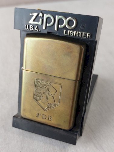 Ancien briquet, décor 2ème division blindée, 1994, Zippo