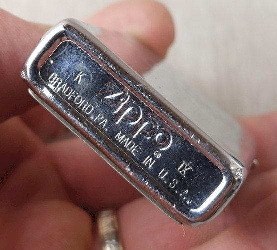 Ancien briquet, décor Viking, Harley Davidson Zippo