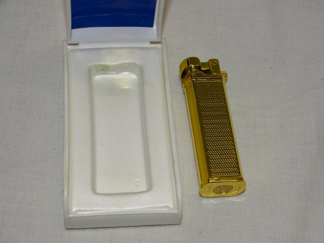 -ANCIEN BRIQUET HADSON GAS LIGHTER dans SA BOITE D'ORIGINE A RECHARGER   D