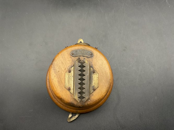 Ancien Briquet mural DAHG , De bar ,  d hôtel , de gare  année 20-30