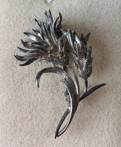 Ancien broche décor fleur, en argent 800 ^