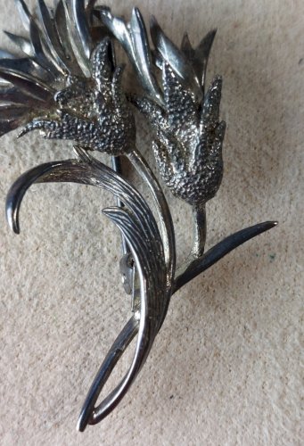 Ancien broche décor fleur, en argent 800 ^