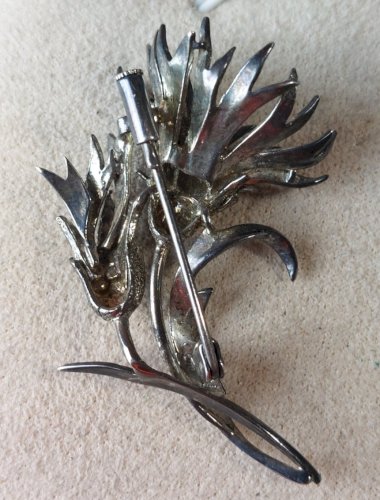Ancien broche décor fleur, en argent 800 ^