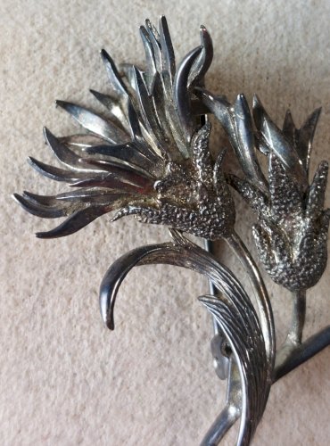 Ancien broche décor fleur, en argent 800 ^