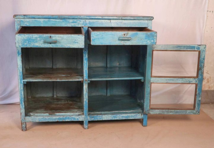 Ancien buffet en teck birmane patine bleue d’origine