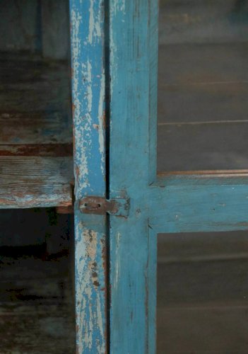 Ancien buffet en teck birmane patine bleue d’origine